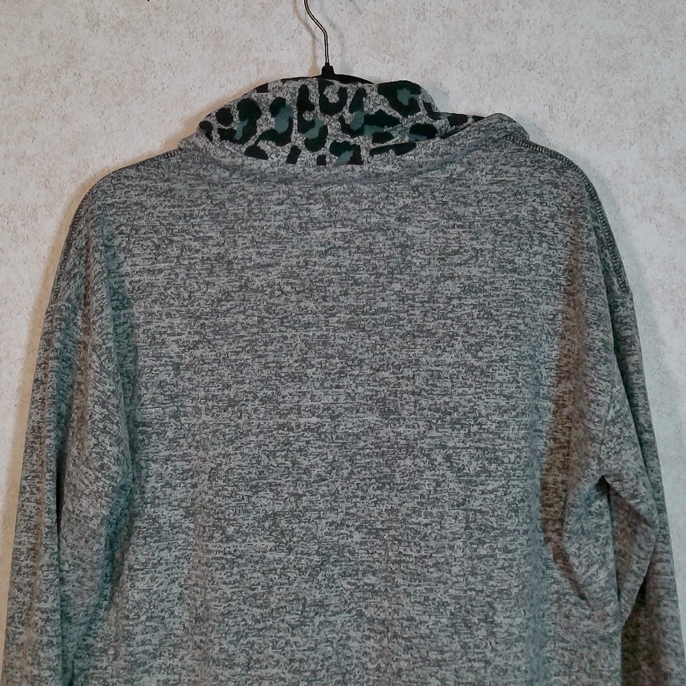 LKNW Tribal Jeans Gray Cowl Neck Pullover Sweatshirt Leopard Print Trim Size Med - Picture 5 of 6